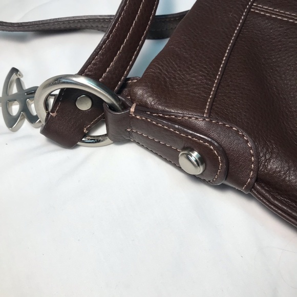 B. Makowsky Chocolate Brown Pebbled Leather Front Buckle Crossbody Saddle Purse - Picture 12 of 15